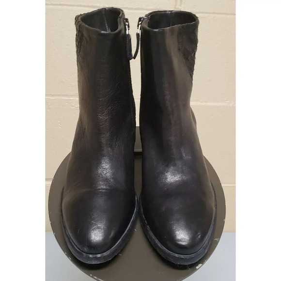 Gidigio Black Leather Reptile Design Bootie/Ankle - Picture 2 of 12